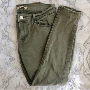710 Super Skinny Levi’s